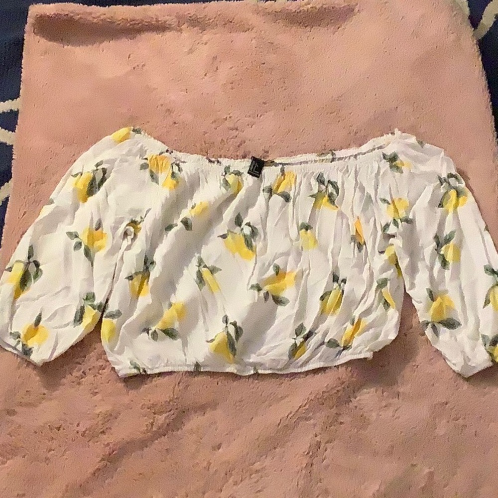 FOREVER 21 LEMON 🍋 OFF THE SHOULDER CROP TOP Size Lg.